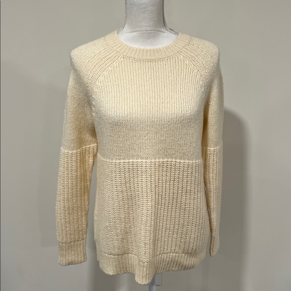 Banana Republic Ivory Crew Neck Sweater Size XS
